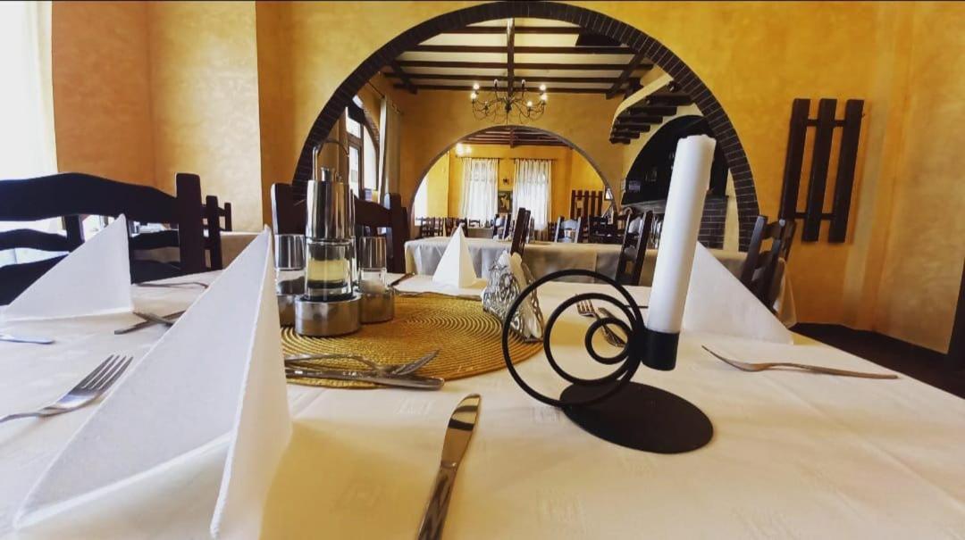 Отель Restaurant Casa Miorita Буштени Экстерьер фото