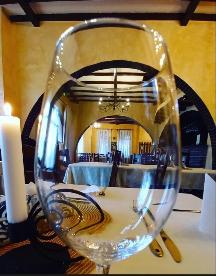 Отель Restaurant Casa Miorita Буштени Экстерьер фото